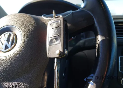 2011 Volkswagen Jetta 2.5L Se z USA, uszkodzony, nr VIN 3VWDZ7AJ6BM348342